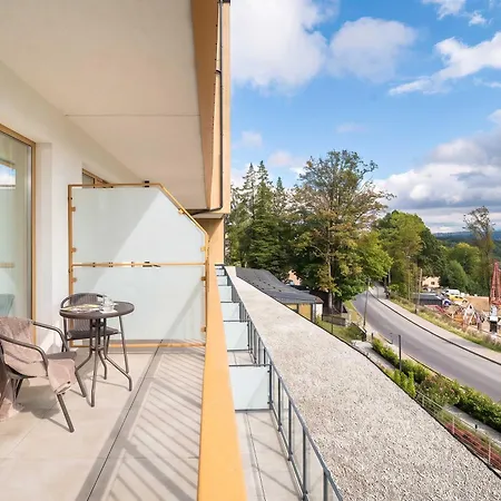 Air-conditioned With A Balcony And Pool By Heyrent Apartmán
