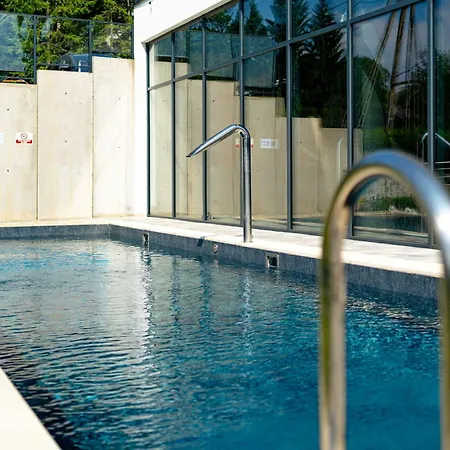 Air-conditioned With A Balcony And Pool By Heyrent Apartmán