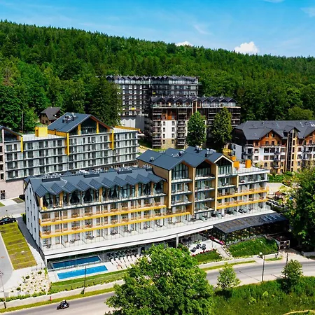 Air-conditioned With A Balcony And Pool By Heyrent Apartmán Sklářská Poruba